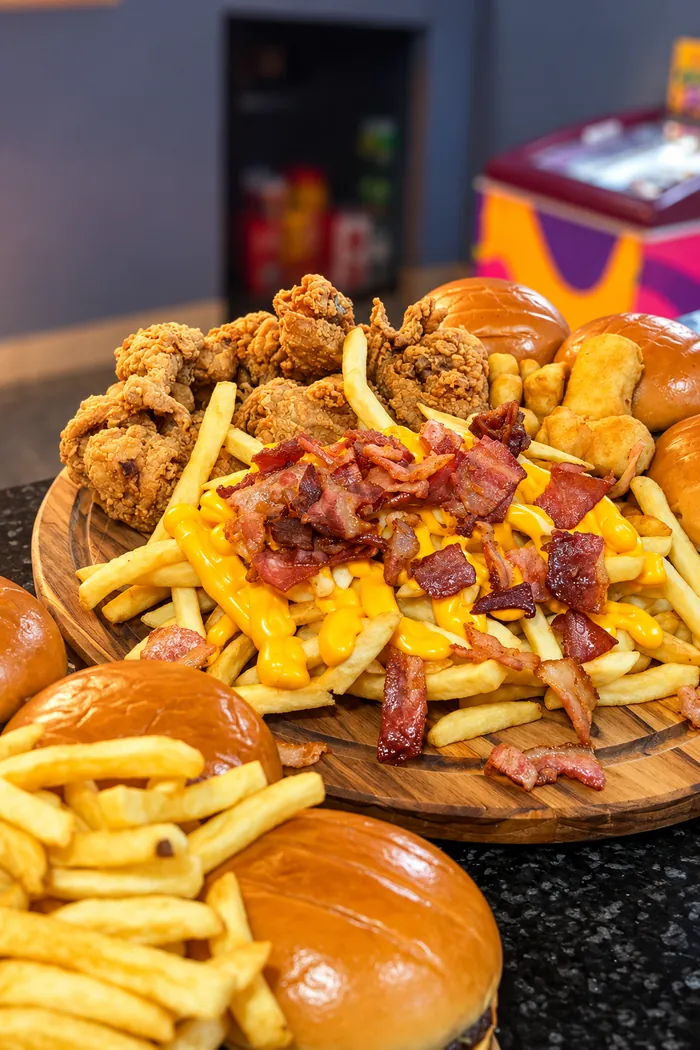 Como reaquecer lanche, batata frita e frango frito sem perder a crocância